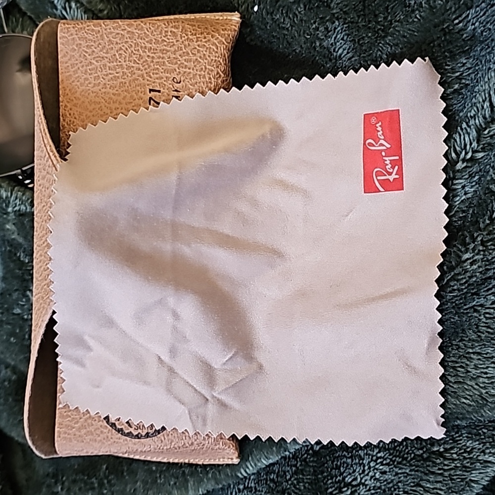 Ray-Ban sunglasses - Picture 3 of 9